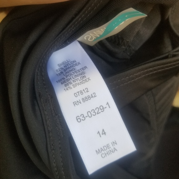 Swim suit.  Size 14 womens. - Picture 5 of 6